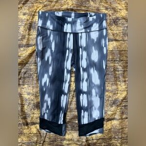 Under Armour Women's Black and Gray Patterned Leggings